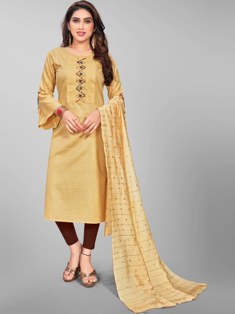 

OM SAI LATEST CREATION Women Gold-Toned Floral Dyed Flared Sleeves Thread Work Handloom Anarkali Kurta