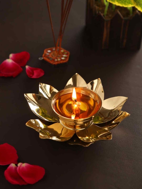 

Amoliconcepts Gold-Toned Traditional Lotus Shape Table Lamp
