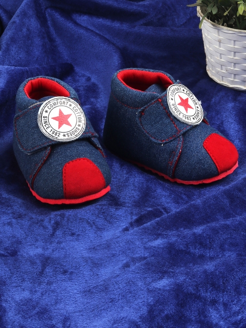 

Jazzy Juniors Infant Boys Blue & Red Printed Booties