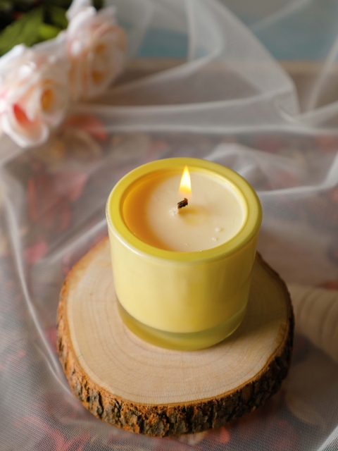 

YOYOSO Yellow Aromatic Candle