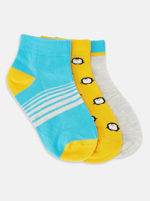 

Pantaloons Junior Boys Pack Of 3 Assorted Ankle-Length Socks