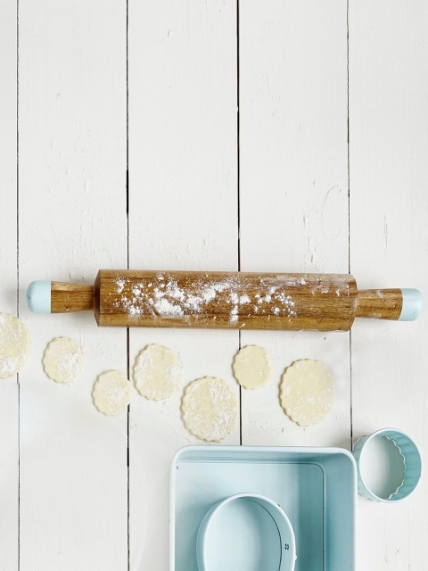 

Jamie Oliver Brown & Green Solid Acacia Wood Rolling Pin