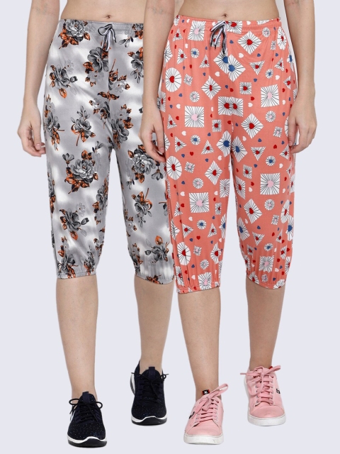 

KLOTTHE Women Pack Of 2 Printed Capris, Peach