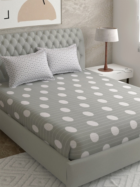 

EverHOME Grey & White Geometric 210 TC King Bedsheet with 2 Pillow Covers