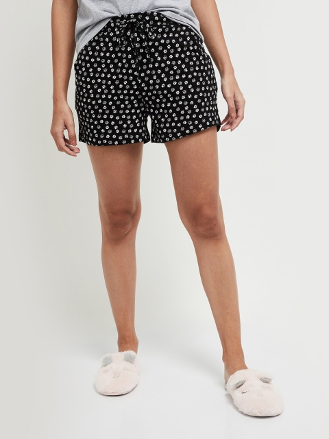 

max Women Black & White Conversational Printed Lounge Shorts