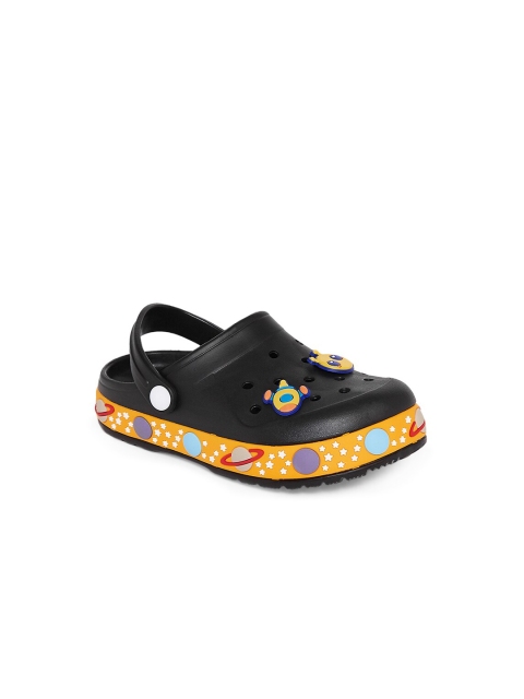 

Pantaloons Junior Boys Black & Yellow Printed Clogs