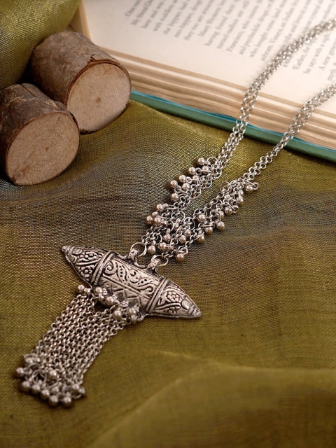 

TEEJH Silver-Toned Silver-Plated Oxidised Necklace