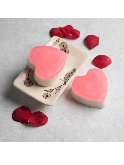 

BODYCAFE Red & White Heart-Shaped Valentine Bathing Bar - 100 gm