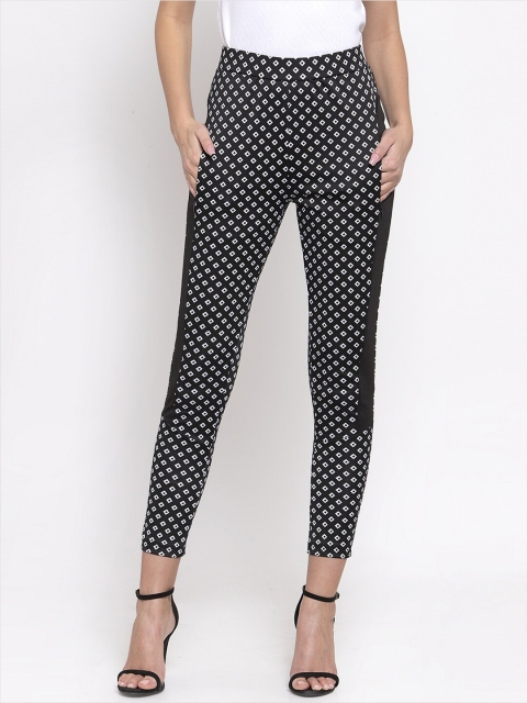 

armure Women Black & White Printed Jeggings