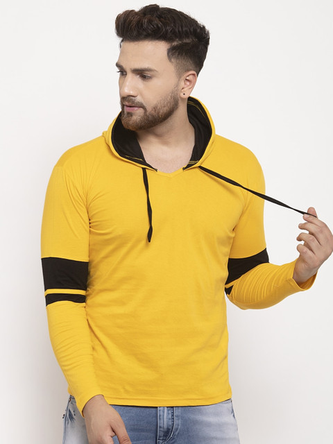 

KATSO Men Yellow & Black Colourblocked Slim Fit T-shirt