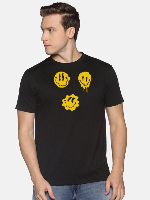 

MASH UNLIMITED Men Black & Yellow Printed Slim Fit T-shirt