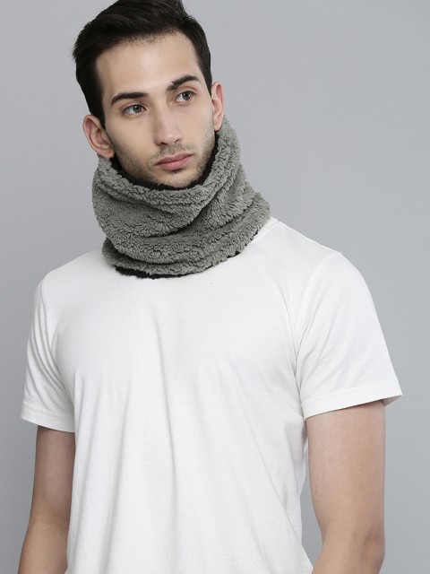 

Puma Unisex Black & Green Solid Reversible Neck Warmers