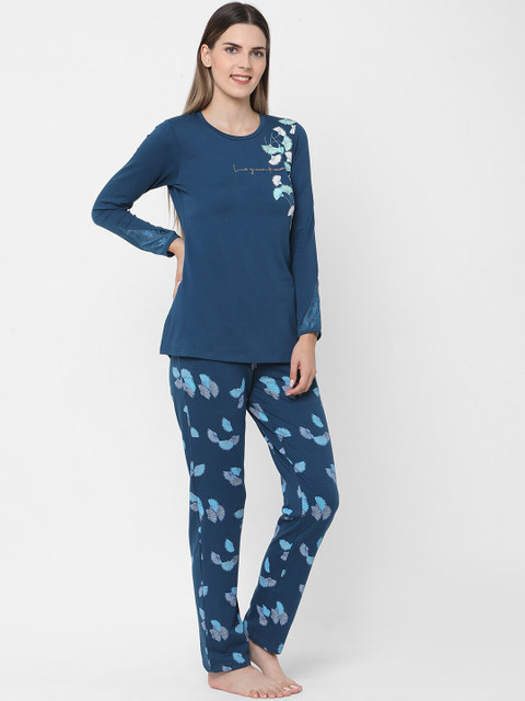 

Sweet Dreams Women Navy Blue & White Printed Night Suit