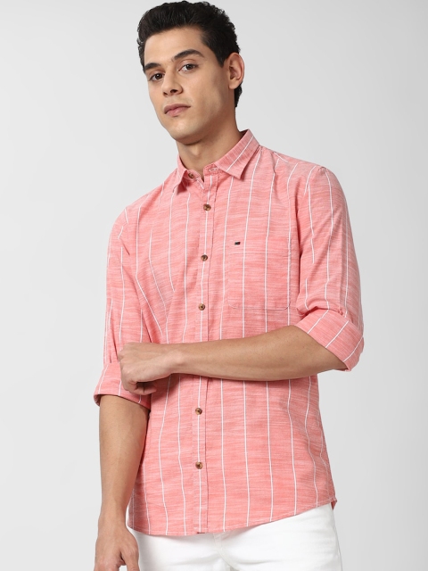 

Peter England Casuals Men Pink Slim Fit Opaque Checked Casual Shirt