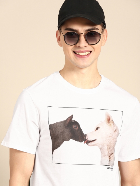 

United Colors of Benetton Men White & Black Printed Cotton T-shirt
