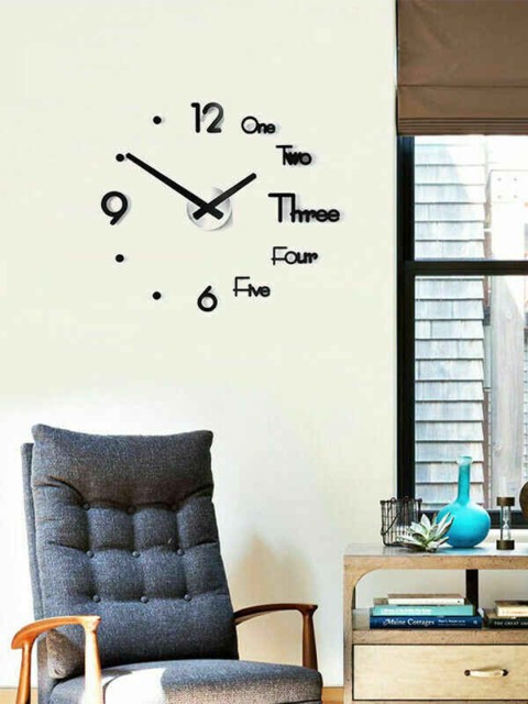 

THE ARTMENT Black Contemporary Wall Clock