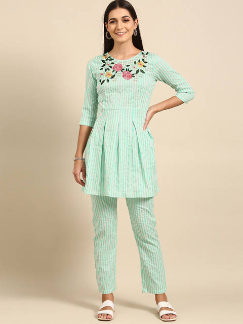 

Tikhi Imli Women Sea Green Floral Regular Kurta with Palazzos