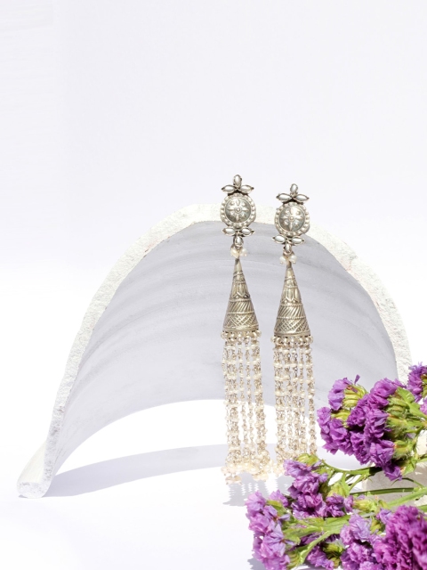 

SANGEETA BOOCHRA Silver-Toned Contemporary Hoop Earrings