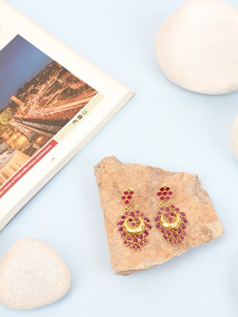 

SANGEETA BOOCHRA Gold-Toned Contemporary Studs Earrings