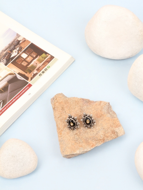 

SANGEETA BOOCHRA Silver-Toned Contemporary Studs Earrings