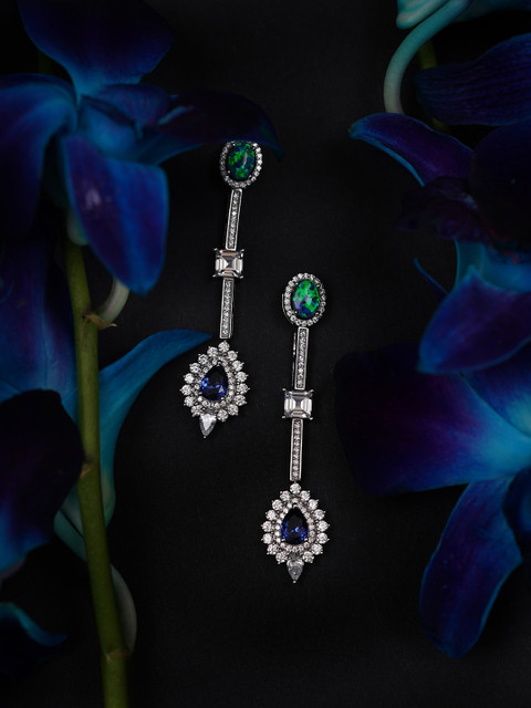 

SANGEETA BOOCHRA Silver-Toned Contemporary Drop Earrings