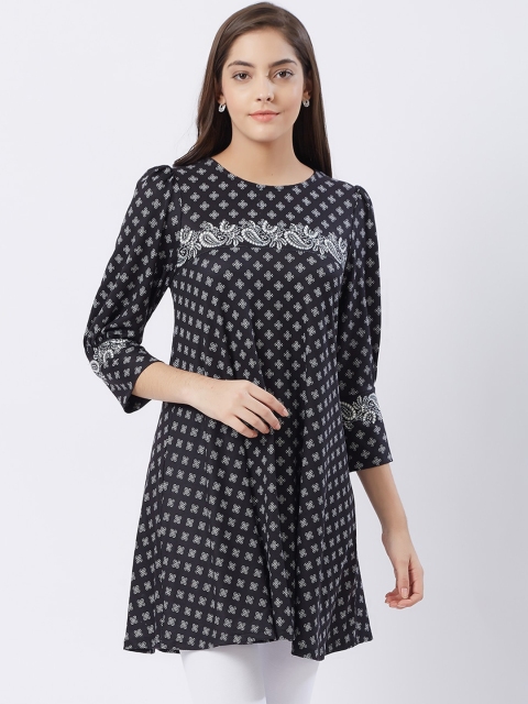 

Fusion Beats Women Black & White Ethnic Motifs Printed Kurta