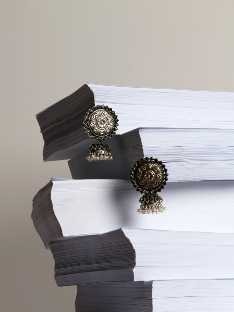 

SANGEETA BOOCHRA Silver-Toned & White Pearl beaded Oxidised Jhumkas Earrings