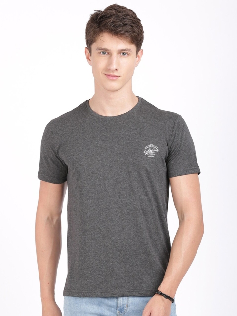 

MASH UNLIMITED Men Charcoal Solid Slim Fit T-shirt