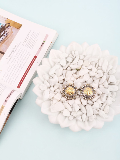

SANGEETA BOOCHRA Gold Plated Gold-Toned Contemporary Studs Earrings
