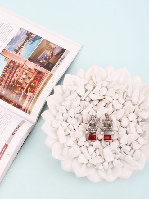 

SANGEETA BOOCHRA Silver-Toned Contemporary Studs Earrings