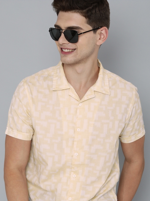 

HERE&NOW Men White Slim Fit Opaque Cuban Collar Casual Shirt