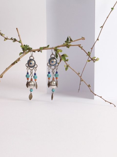 

SANGEETA BOOCHRA Silver-Toned & Blue Circular Drop Earrings
