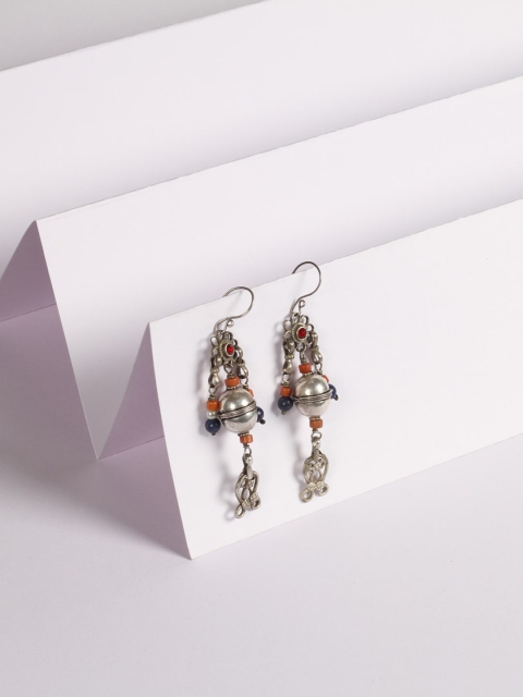 

SANGEETA BOOCHRA Silver-Toned Contemporary Earrings