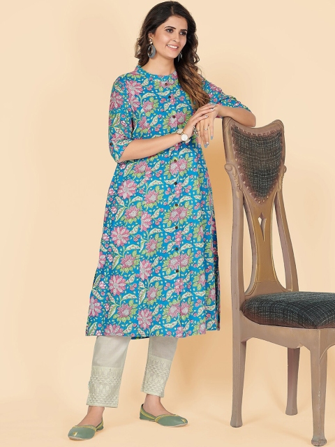 

Vbuyz Women Blue Floral Printed Thread Work Kurta