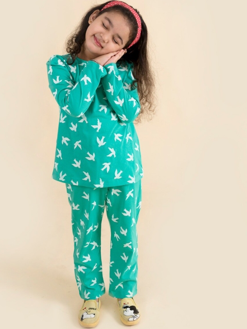 

pspeaches Girls Green & White Bird Printed Night suit