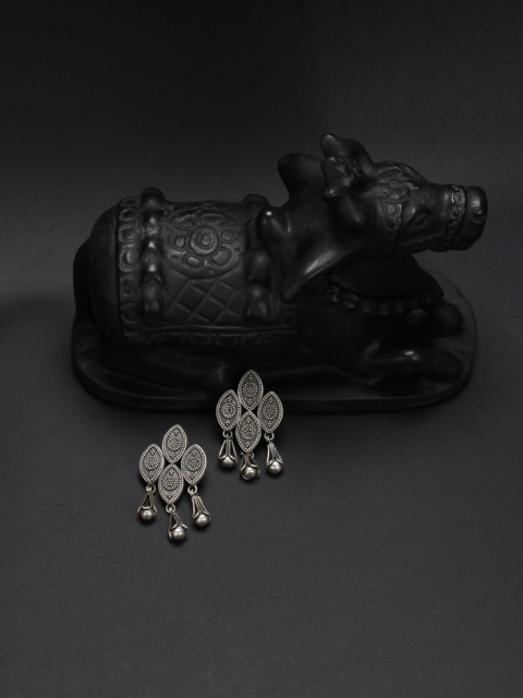 

SANGEETA BOOCHRA Silver-Plated Silver-Toned Contemporary Studs Earrings