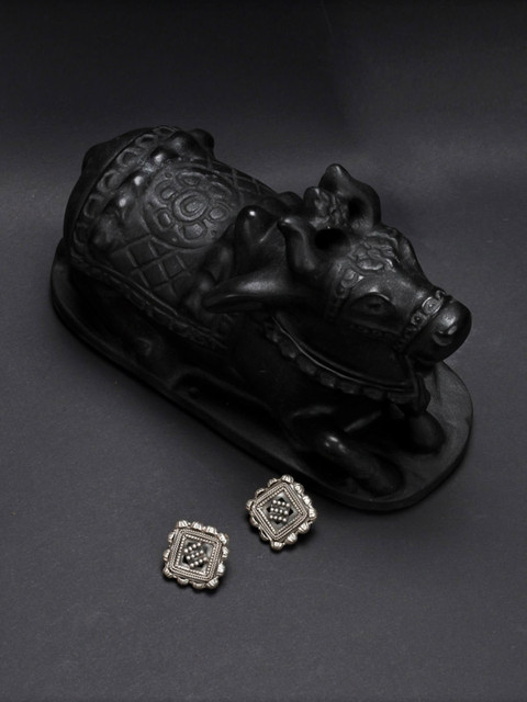 

SANGEETA BOOCHRA Silver-Toned Contemporary Studs Earrings