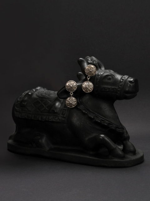 

SANGEETA BOOCHRA Silver-Toned Circular Drop Earrings