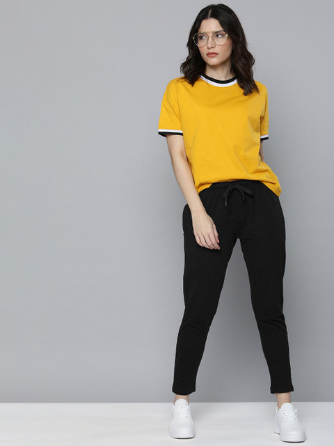 

Harvard Women Black Solid Mid-Rise Regular Track Pants