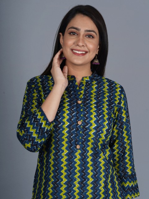 

PNEHA Navy Women Blue & Green Geometric Print Shirt Style Top, Navy blue