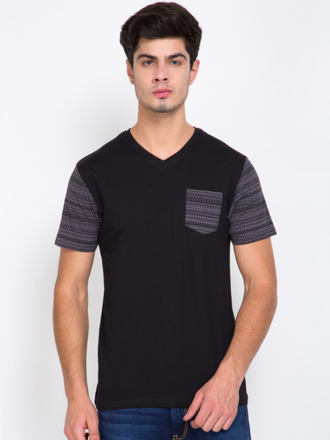 

HIGHLANDER Men Black Solid Slim Fit V-Neck T-shirt