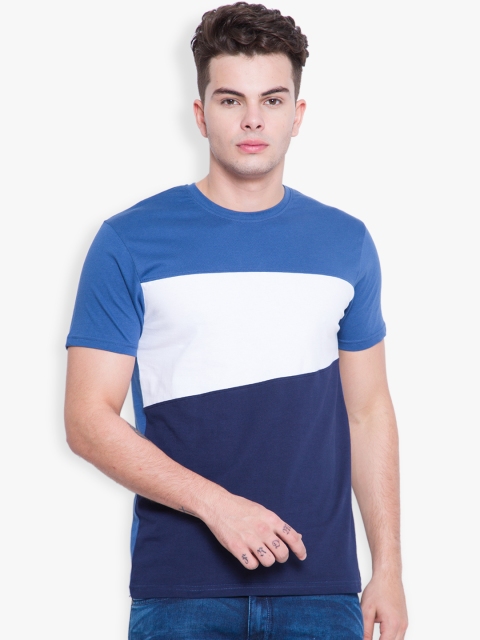 

HIGHLANDER Men Blue & White Colourblocked T-shirt