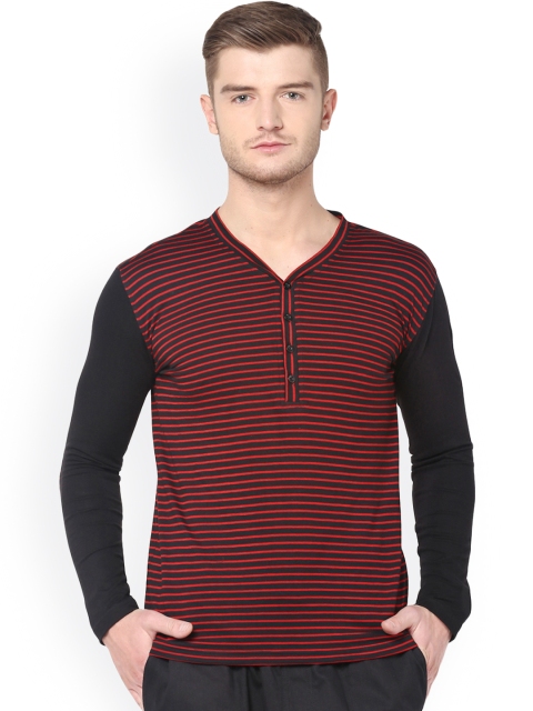 

Hypernation Men Black & Red Striped V-neck T-Shirt