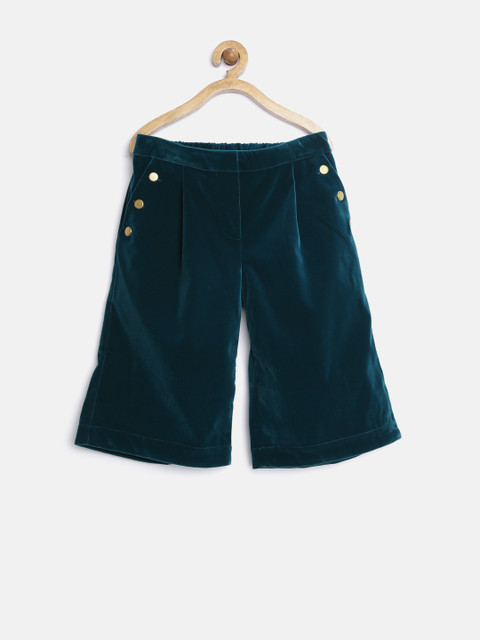 

United Colors of Benetton Girls Green Solid Shorts