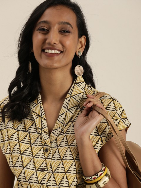 

Taavi Beige Geometric Bagru Hand Block Print Regular Sustainable Top