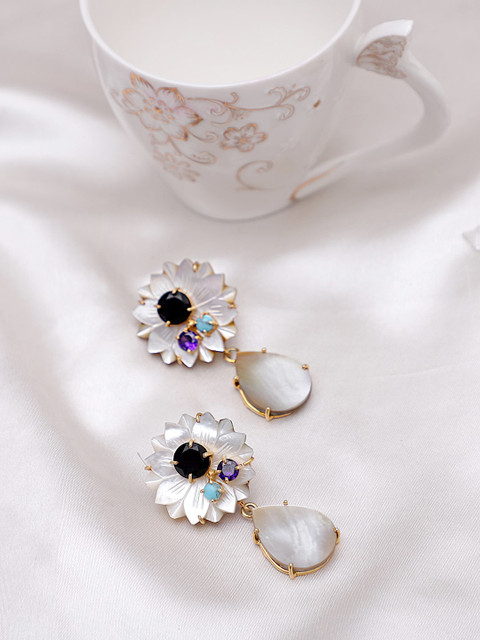 

XAGO Gold-Plated White & Black Floral Drop Earrings