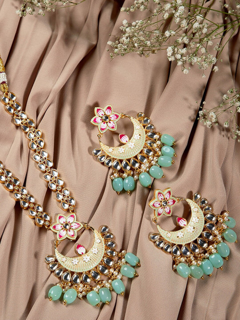 

GloBox By ZeroKaata Gold-Plated White Kundan Studded Handcrafted Jewellery Set