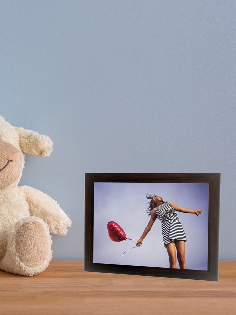 

WENS Brown Solid Table Top Photo Frame