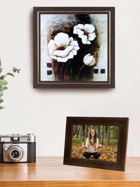 

WENS Brown Solid Table Top Photo Frame