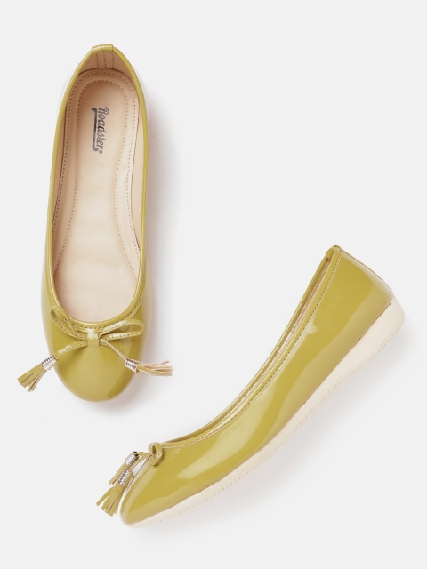 

Roadster Women Mustard yellow Solid Ballerinas with Bows Detail